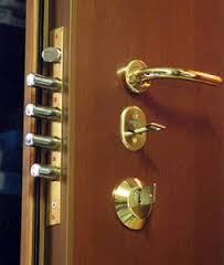 Sostituzione serratura porta blindata milano 331.3974149 Cambiare serratura porta blindata